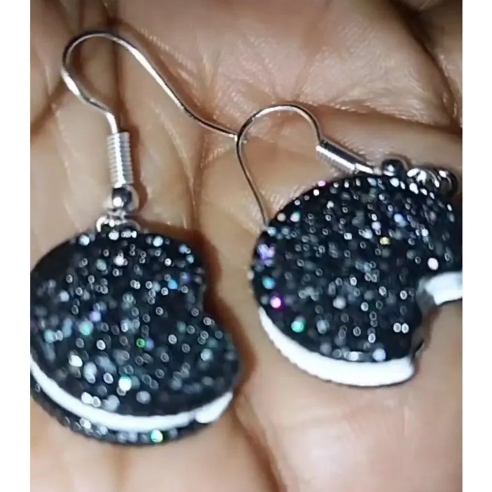 Super cute sandwich cookie earrings